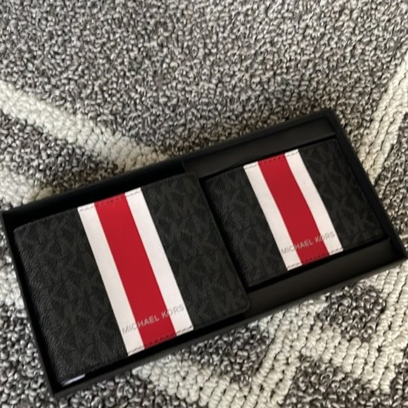 Michael Kors Boxed Signature 3 in 1 Bifold Wallet In Black / Flame Red - Picture 2 of 13